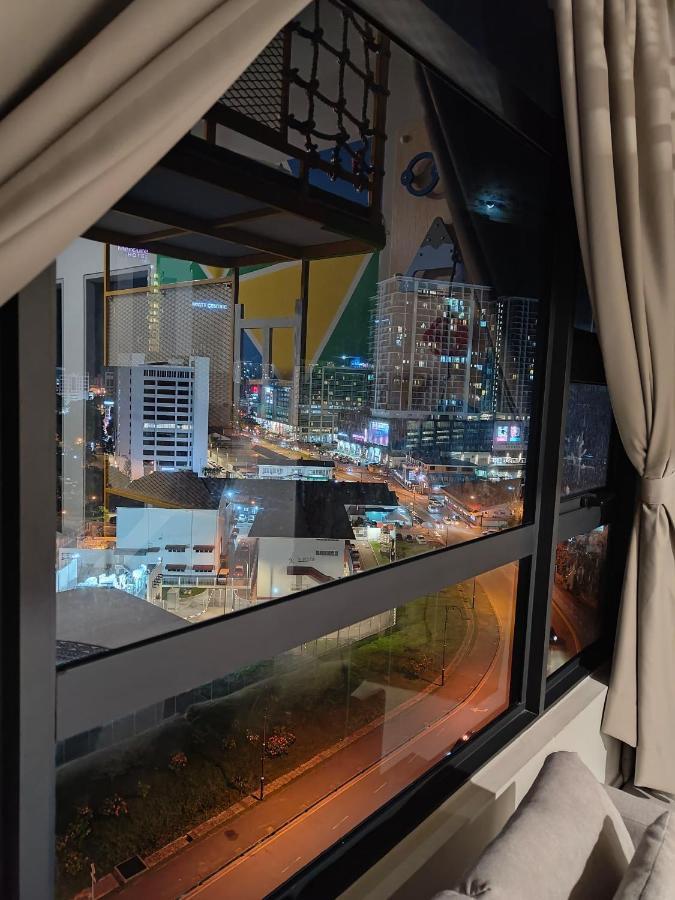 Apartment Jq#07 View Slide Loftbed 2r1b 5pax Near Suria Mall, Gaya St, Sicc